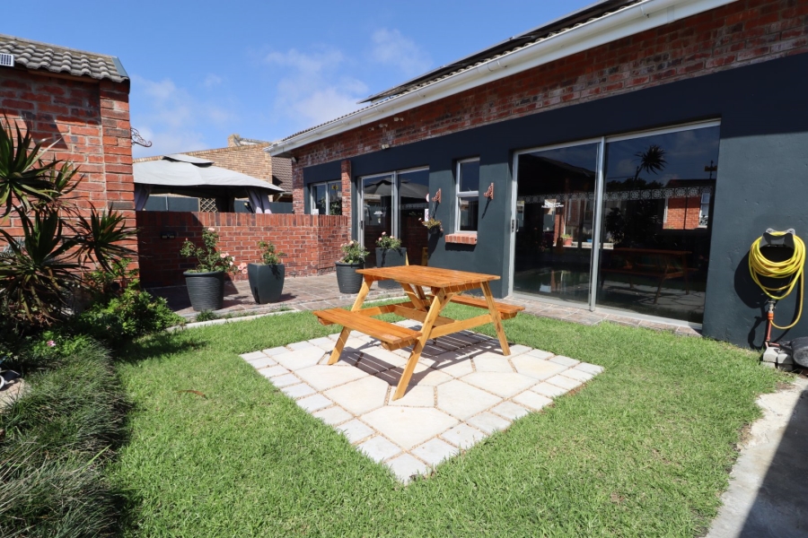 4 Bedroom Property for Sale in Sherwood Eastern Cape